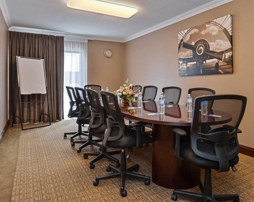 Comfort Inn 32 Photos Hotels 5 Rutherford Rd S Brampton On