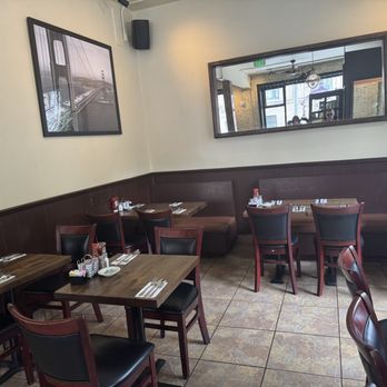 Roxanne Cafe - Neat and clean - Italian Near Me - San Francisco, California Roxanne Cafe - Neat and clean - Italian Near Me - San Francisco, California