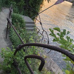 This little path to the water :)