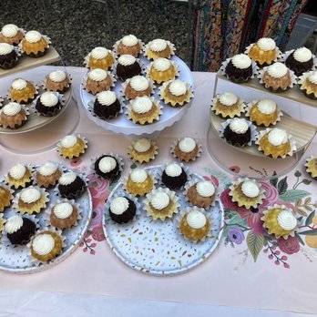 Flowers for Dreams - Bundt cakes for the bouquet event - Florists Near Me - Detroit, Michigan Flowers for Dreams - Bundt cakes for the bouquet event - Florists Near Me - Detroit, Michigan