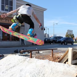Red Sky Surf & Snow - Free rail jams!