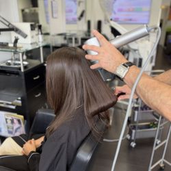 Albert Robin Salon