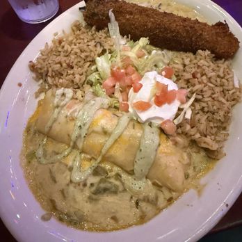 Chuy's - Chicken enchilada, rice, chile relleno - Tex-Mex Near Me - Orlando, Florida Chuy's - Chicken enchilada, rice, chile relleno - Tex-Mex Near Me - Orlando, Florida