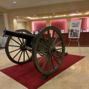 Wyndham Gettysburg - Canon goes boom. - Hotels Near Me - Gettysburg, Pennsylvania