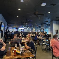 Wingin' It Bar and Grille - Dining area