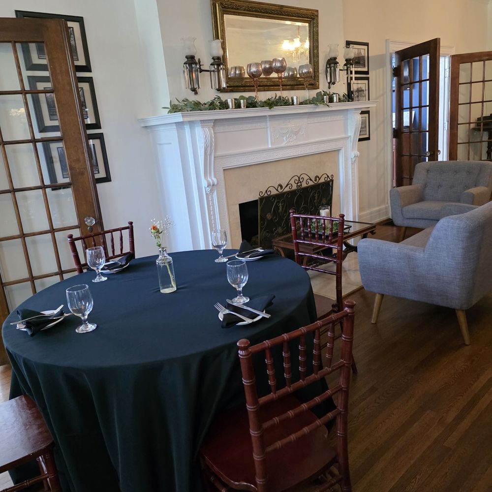 Maridor - The dining room inside the Historic Mansion. - Venues & Event Spaces Near Me - Roanoke, Virginia Maridor - The dining room inside the Historic Mansion. - Venues & Event Spaces Near Me - Roanoke, Virginia
