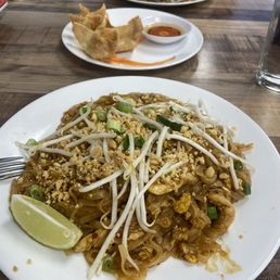 Pad Thai chicken and butterfly appetizers!!!! Pad Thai chicken and butterfly appetizers!!!!