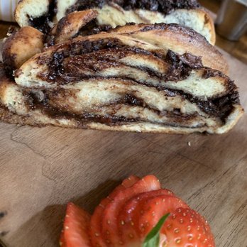 Cobblestone - Chicago - Bopka with delicious chocolate - Modern European Near Me - Chicago, Illinois