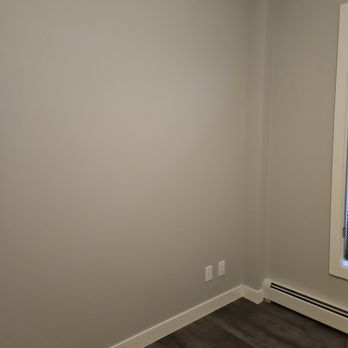 Straight Edge Painting - bedroom wall - Painters Near Me Straight Edge Painting - bedroom wall - Painters Near Me