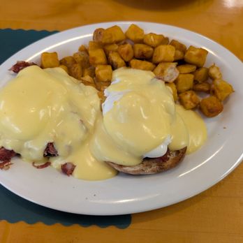 Vic's Waffle House - Irish Benedict - Breakfast & Brunch Near Me - Tewksbury, Massachusetts Vic's Waffle House - Irish Benedict - Breakfast & Brunch Near Me - Tewksbury, Massachusetts