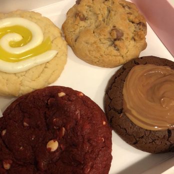 Crumbl - Arcadia - Lemon Chiffon, Chocolate Chip, Red Velvet, Peanut Butter Brownie - Bakeries Near Me - Phoenix, Arizona Crumbl - Arcadia - Lemon Chiffon, Chocolate Chip, Red Velvet, Peanut Butter Brownie - Bakeries Near Me - Phoenix, Arizona