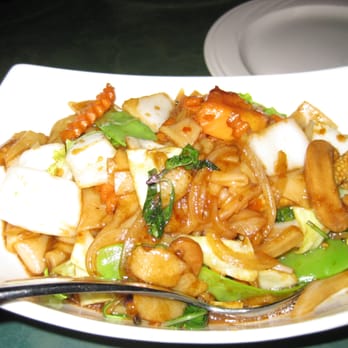 Chao Phra Ya - Drunken Noodles with Vegetables - Thai Near Me - Herndon, Virginia Chao Phra Ya - Drunken Noodles with Vegetables - Thai Near Me - Herndon, Virginia
