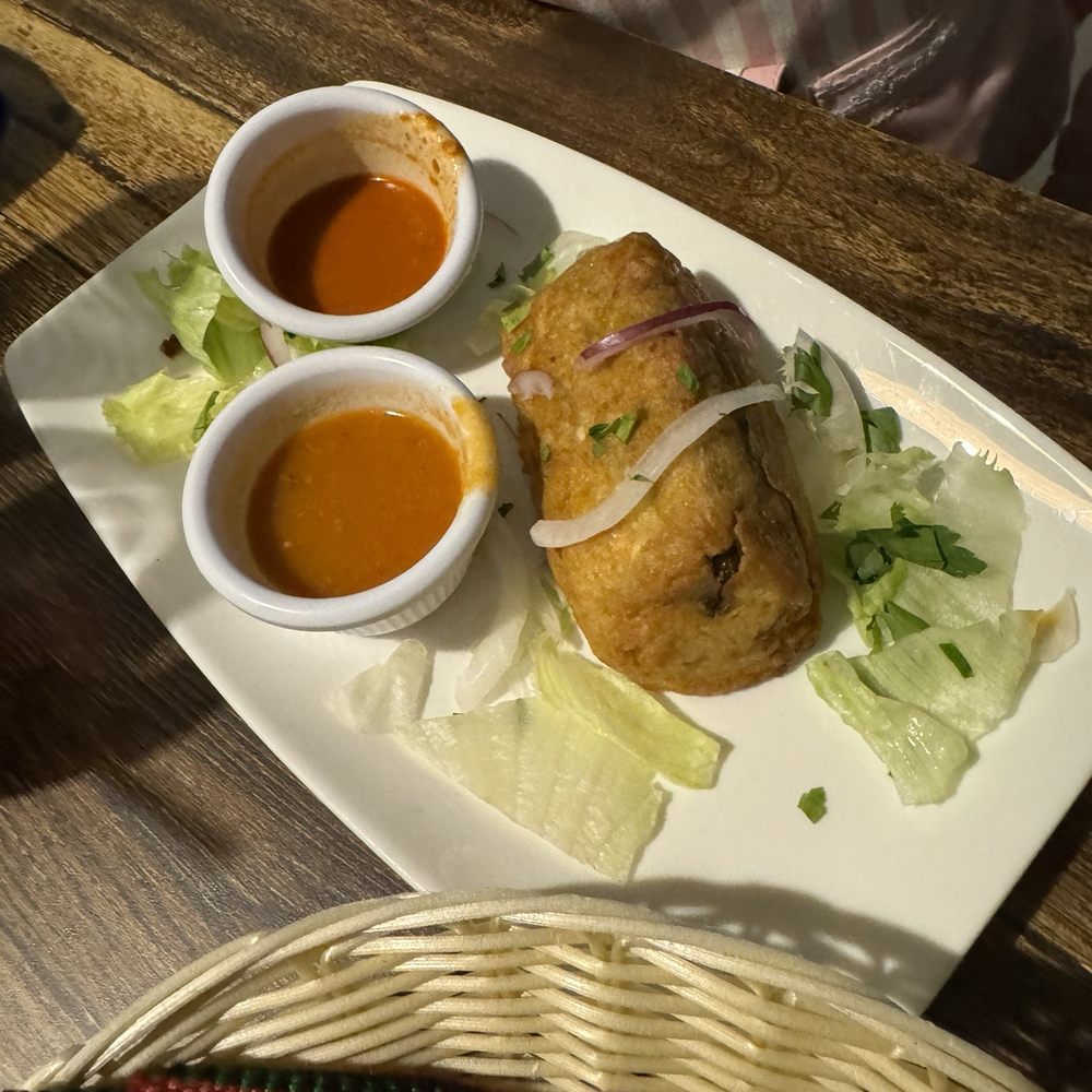 Chile de pollo relleno. Chile de pollo relleno.