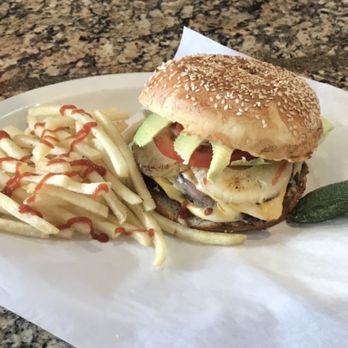 Luciana Es Restaurant - Hamburguesa Hawaiana con papas - Burgers Near Me - Las Vegas, Nevada Luciana Es Restaurant - Hamburguesa Hawaiana con papas - Burgers Near Me - Las Vegas, Nevada