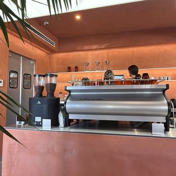Leilo Coffee - Coffee & Tea Near Me - Culver City, California