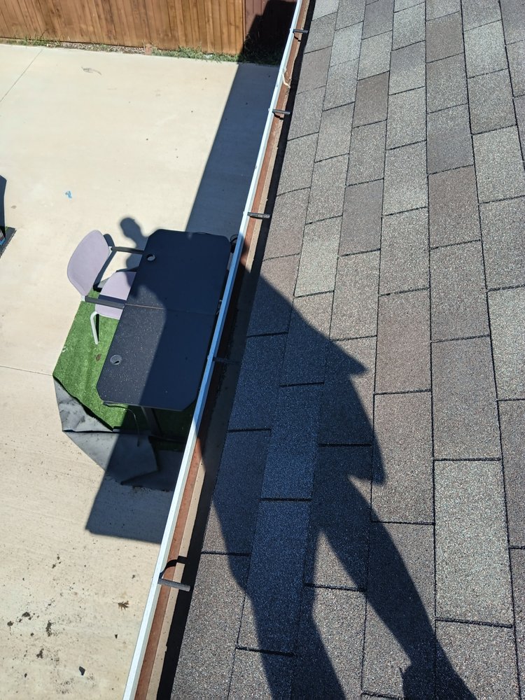 Slide of Pro Source Gutter Cleaning