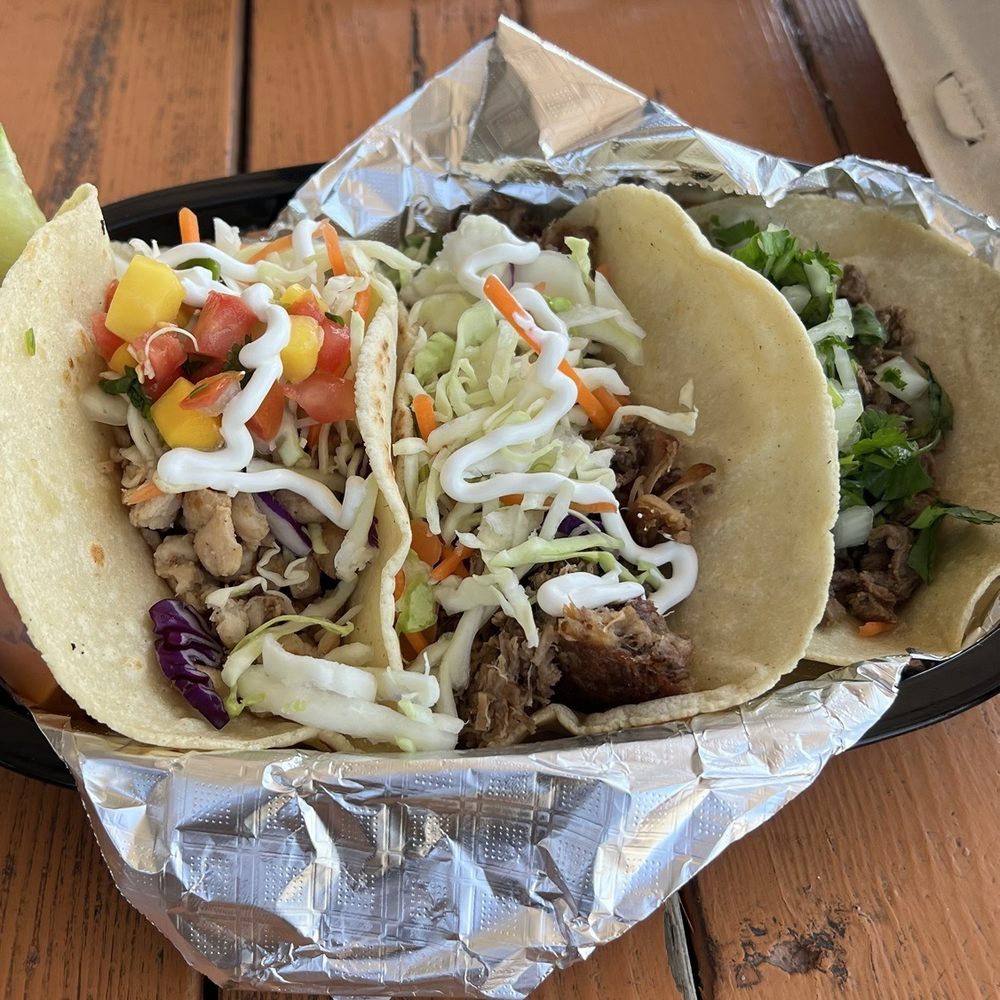 Chicken, Brisket, Bistec Tacos