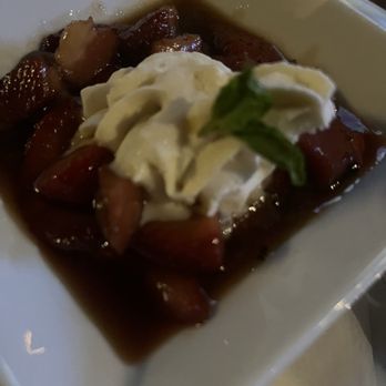 Pint + Jigger - Strawberries bacon and mascarpone - Beer Bar Near Me - Honolulu, Hawaii