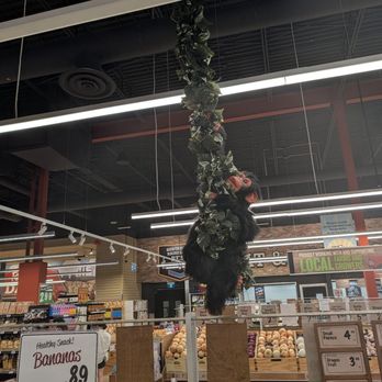 Farm Boy - Obligatory swinging - Grocery Near Me - Mississauga, Ontario