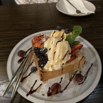 Lamaii - Henderson - Classic Honey Toast Dessert - Thai Near Me - Henderson, Nevada