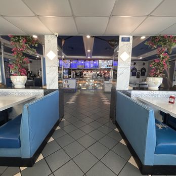 The Mad Greek - Greek Near Me - Baker, California