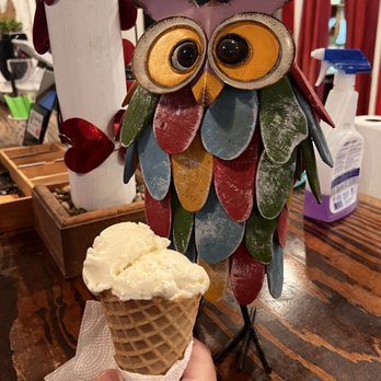 Hoot Owl Farm House - a hand holding an ice cream cone - Ice Cream & Frozen Yogurt Near Me - Palatka, Florida Hoot Owl Farm House - a hand holding an ice cream cone - Ice Cream & Frozen Yogurt Near Me - Palatka, Florida