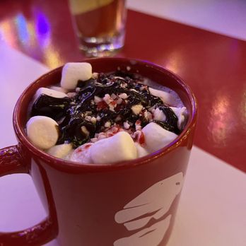 Santa Baby Bar - Spiked Peppermint Hot Cocoa - Bars Near Me - Chicago, Illinois