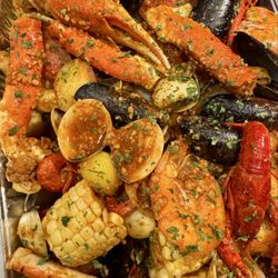 Leah’s Kusina - Cajun Seafood and Filipino Dishes