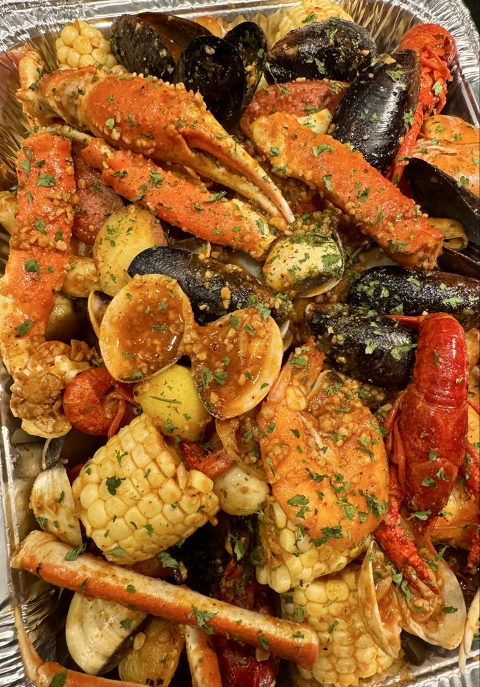 Leah’s Kusina Logo