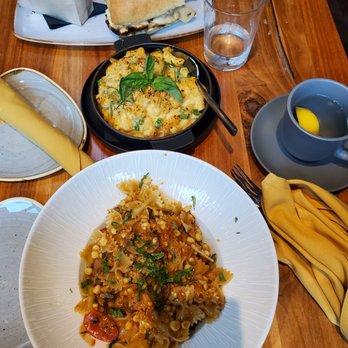 GRANVILLE - Spicy pasta and uptown Mac and cheese - New American Near Me - Pasadena, California GRANVILLE - Spicy pasta and uptown Mac and cheese - New American Near Me - Pasadena, California