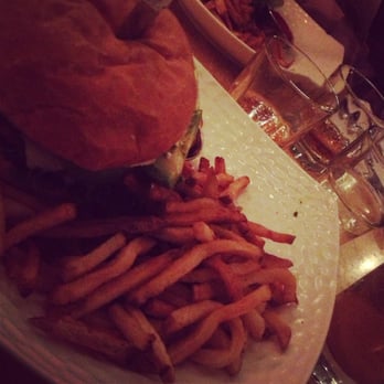 Mua - poor photo , decent burger - Bars Near Me - Oakland, California