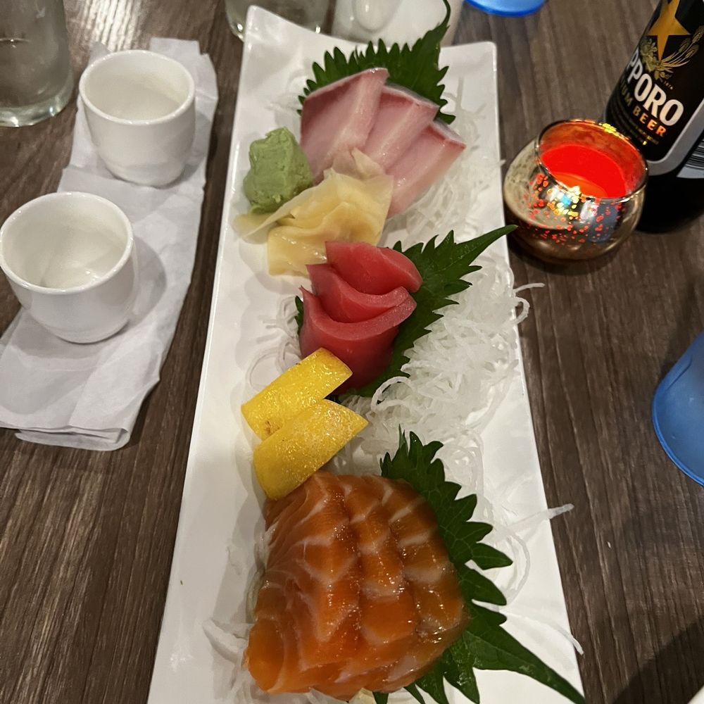 Ahi Sushi - Sashimi sampler - Sushi Bars Near Me - Bakersfield, California Ahi Sushi - Sashimi sampler - Sushi Bars Near Me - Bakersfield, California