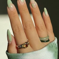 Shanti Nails - Reference picture