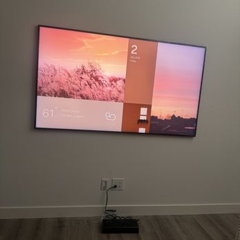 TV Mount Master - 75 inches in my living room - TV Mounting Near Me TV Mount Master - 75 inches in my living room - TV Mounting Near Me