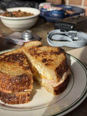 Hunnybee Bruncheonette by null