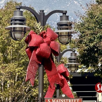 Victoria Gardens - November 2, 2025 | Sunday Afternoon | Holiday decorations!! | Beautiful red ribbons all around!! - Shopping Centers Near Me - Rancho Cucamonga, California Victoria Gardens - November 2, 2025 | Sunday Afternoon | Holiday decorations!! | Beautiful red ribbons all around!! - Shopping Centers Near Me - Rancho Cucamonga, California