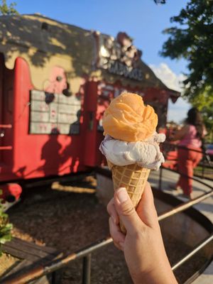 Frosty Caboose by null