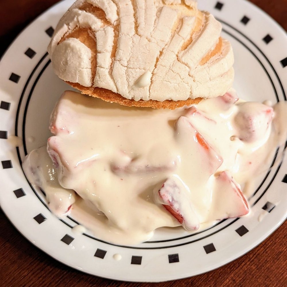 Dulce Dreams Cafe - Fresas con Crema Concha (substitute for vanilla Concha) | Instagram: @telephonesmoothie - Bakeries Near Me - Charlotte, North Carolina Dulce Dreams Cafe - Fresas con Crema Concha (substitute for vanilla Concha) | Instagram: @telephonesmoothie - Bakeries Near Me - Charlotte, North Carolina