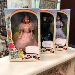 Antique Cache & Collectibles - The Wizard of Oz dolls