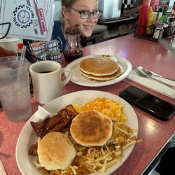 Eagle Diner - Classic with sweets! + Maddy (sweetheart)