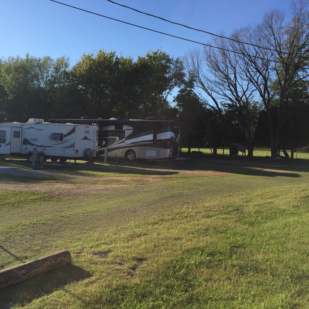Rustlers BBQ - RV parking for up to 7 campers - Southern Near Me - Henryetta, Oklahoma Rustlers BBQ - RV parking for up to 7 campers - Southern Near Me - Henryetta, Oklahoma