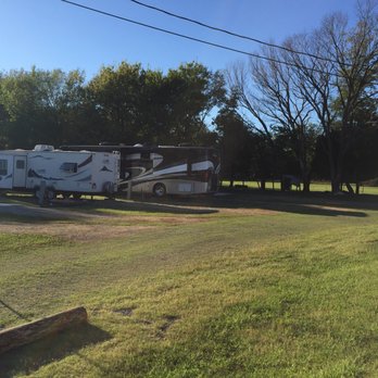 Rustlers BBQ - RV parking for up to 7 campers - Southern Near Me - Henryetta, Oklahoma