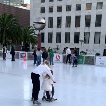 Holiday Ice Rink In Union Square - Skating Rinks Near Me - San Francisco, California Holiday Ice Rink In Union Square - Skating Rinks Near Me - San Francisco, California