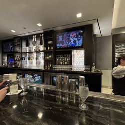 Delta Sky Club - One of the bars