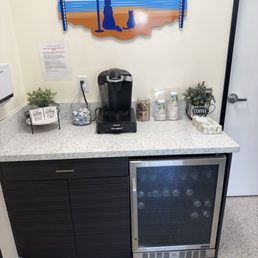 Free coffee and sodas! Free coffee and sodas!