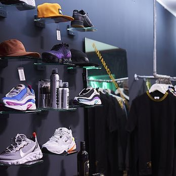 Animal Tracks - Store - Shoe Stores Near Me - Hamburg, HH Animal Tracks - Store - Shoe Stores Near Me - Hamburg, HH