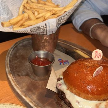 Gordon Ramsay Burger Las Vegas - Burgers Near Me - Las Vegas, Nevada