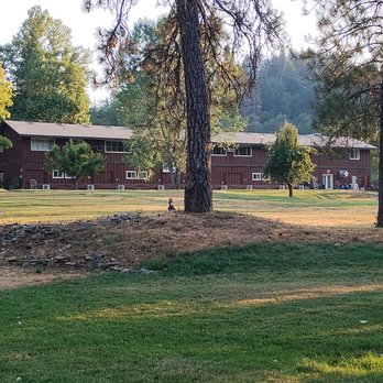Indian Creek Lodge - 5-acre backyard - Hotels Near Me - Douglas City, California Indian Creek Lodge - 5-acre backyard - Hotels Near Me - Douglas City, California