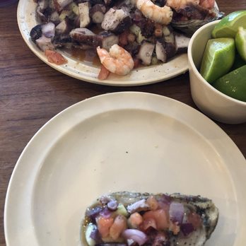 Mariscos La Costa - Mexican Near Me - Chicago, Illinois