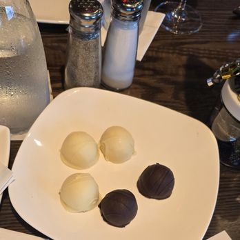 Cooper’s Hawk Winery & Restaurant - Chocolate! - Wine Bars Near Me - Algonquin, Illinois Cooper’s Hawk Winery & Restaurant - Chocolate! - Wine Bars Near Me - Algonquin, Illinois